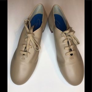 Capezio CG06 Women's Child Sizes Black & Tan Lace Up split sole TAP shoe sz 4M Capezio CG06 Women's Child Sizes Black & Tan Lace Up split sole TAP shoe sz 4M